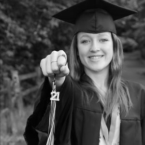 Meet your Posher, Alexis